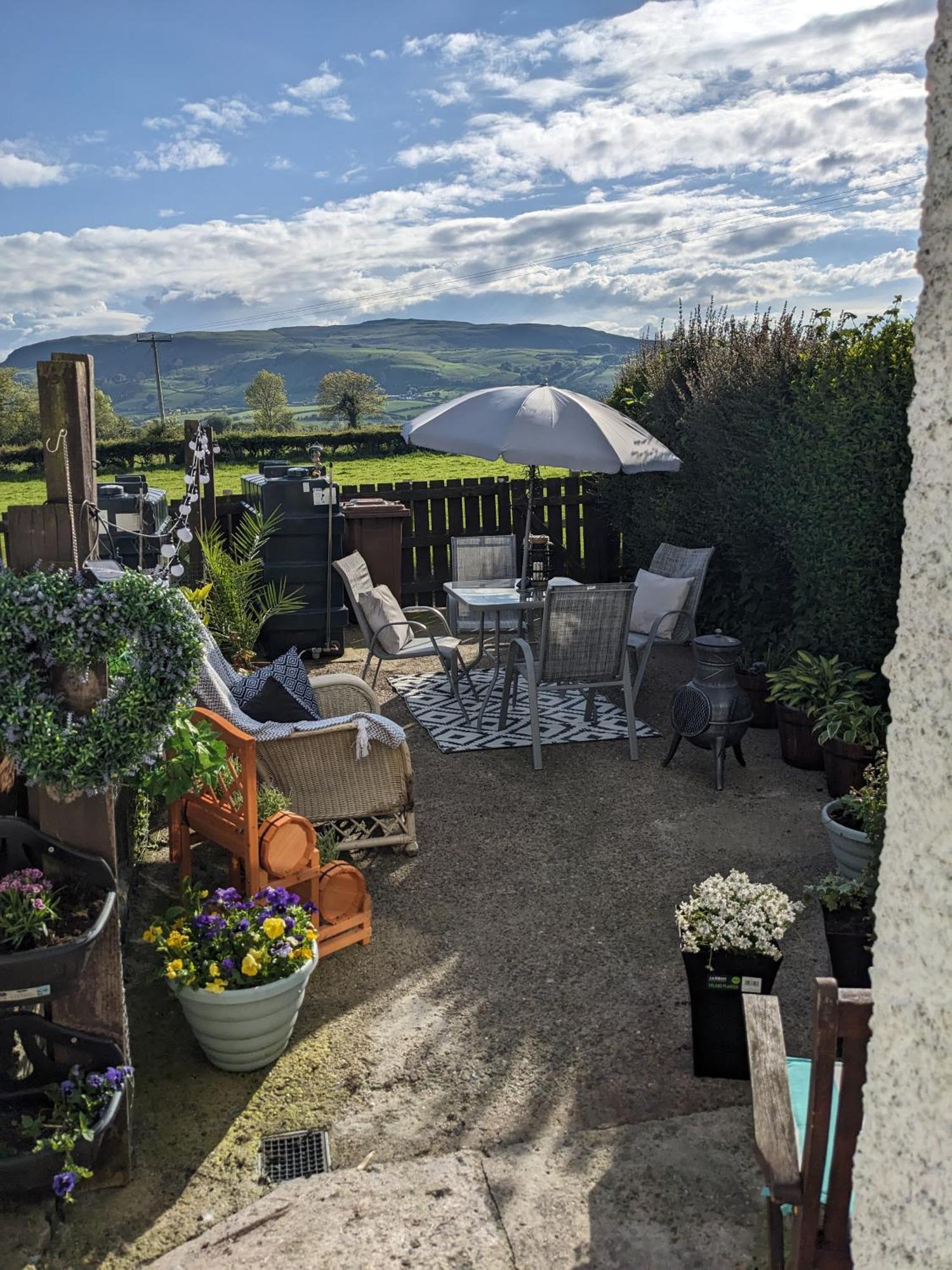 Cosy Cottage With Sea & Mountain Views Карнлох Екстер'єр фото